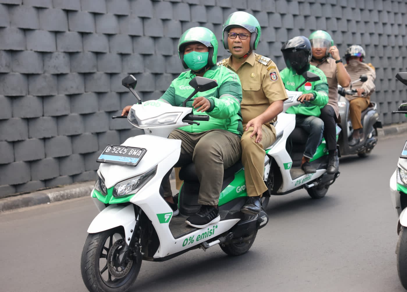 Pekan Ketiga Ojol Day, Danny Pomanto Gunakan Ojol Kunjungi Sejumlah Lokasi 